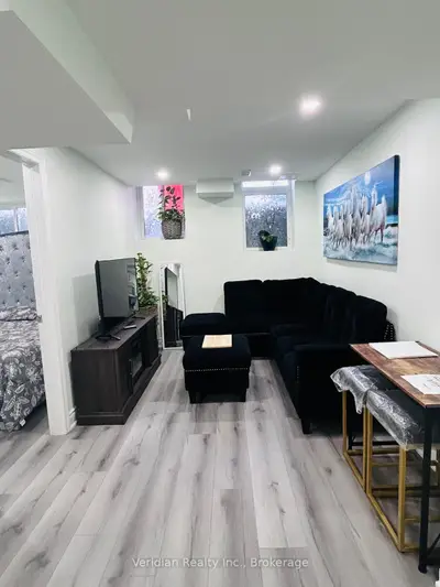 14 Gramercy Square, Toronto, On M1x 1s5