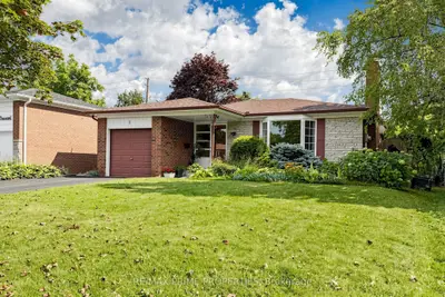 3 Leeswood Crescent E, Toronto, On M1s 2p4