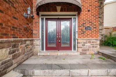 1584 Greenmount Street, Pickering, On L1x 2j1