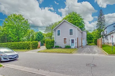 26 Whiting Avenue, Oshawa, On L1h 3t3