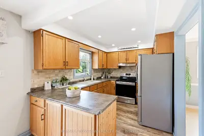 4 Martinet Street, Whitby, On L1n 8k8