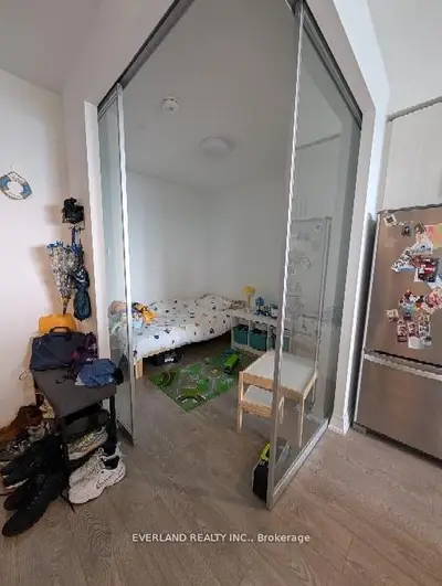 286 Main Street 1410, Toronto, On M4c 4x4