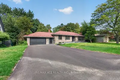 11 Faircroft Boulevard, Toronto, On M1n 2w9