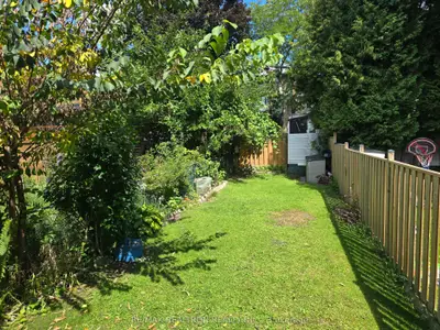 259 Woodbine Avenue, Toronto, On M4l 3p3