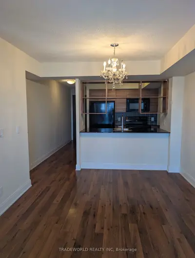 135 Village Green Square 1622, Toronto, On M1s 0g4
