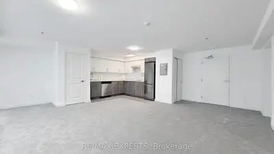 45 Connaught Avenue 402, Toronto, On M4l 2v8