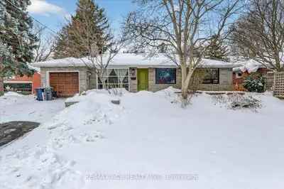 40 Brinloor Boulevard Bsmt, Toronto, On M1m 1l5