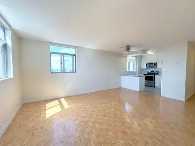 30 Denton Avenue 1524, Toronto, On M1l 4p2