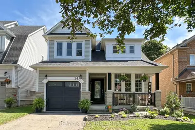 Detached in Whitby