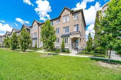 3 Kingfisher Way, Whitby, On L1p 0k3