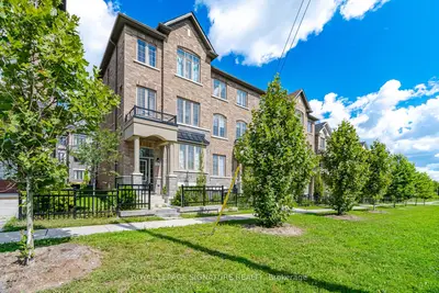 3 Kingfisher Way, Whitby, On L1p 0k3