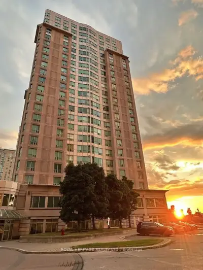 18 Lee Centre Drive 2110, Toronto, On M1h 3h5