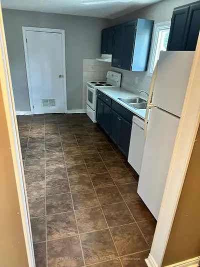 613 Perry Street Main, Whitby, On L1n 4c6
