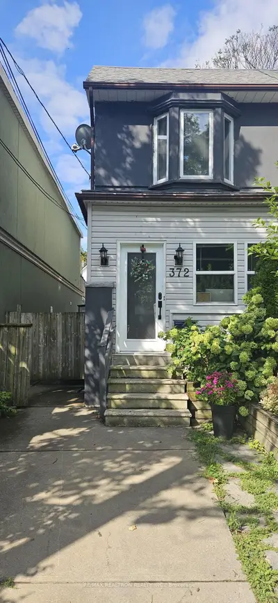 372 Rhodes Avenue, Toronto, On M4l 3a5