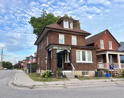Detached in Oshawa