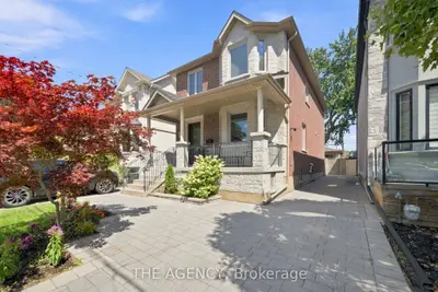 11 Northbrook Road, Toronto, On M4j 4e9