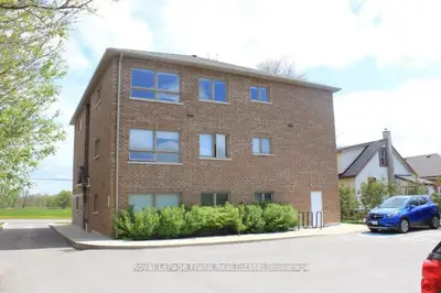 1418 Simcoe Street S 3, Oshawa, On L1h 4m4
