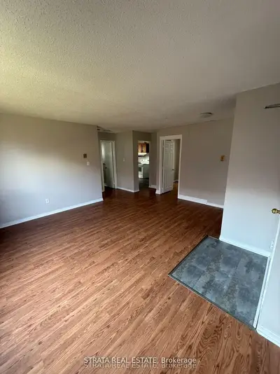 338 Malaga Road 1, Oshawa, On L1j 1n7