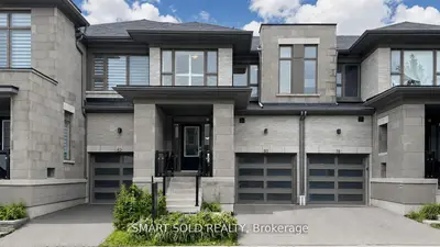 Condo Townhouse in Whitby
