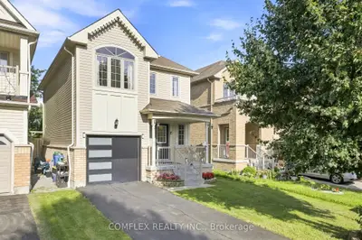 Detached in Whitby