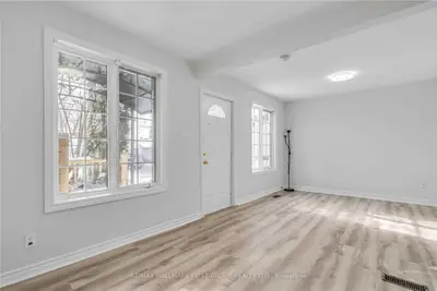 52 Malta Street, Toronto, On M1n 2l4