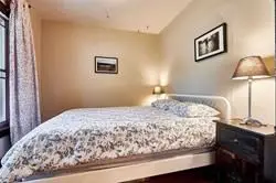 22 Freeman Street S, Toronto, On M1n 2b9