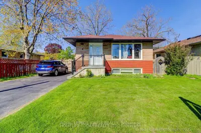 6 Greyabbey Trail, Toronto, On M1e 1v7