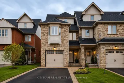 353 Sparrow Circle, Pickering, On L1v 7e6