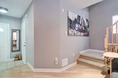 353 Sparrow Circle, Pickering, On L1v 7e6