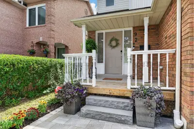 92 Vail Meadows Crescent, Clarington, On L1c 4t3