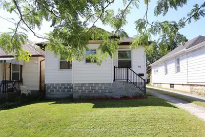 64 Grenfell Street, Oshawa, On L1j 4w2