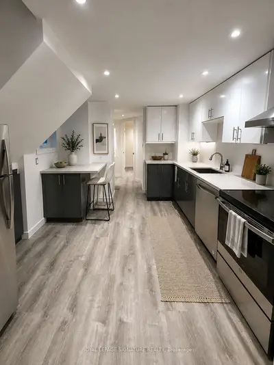 22 Curzon Street Lower, Toronto, On M4m 3b4