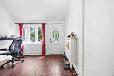150 Elmer Avenue, Toronto, On M4l 3s1