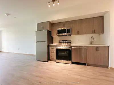 3429 E Sheppard Avenue E 211, Toronto, On M1t 0c2