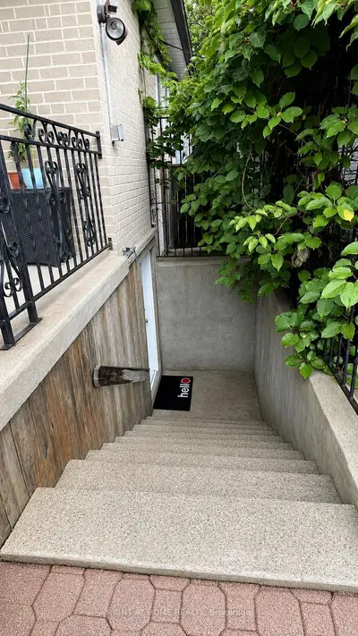 32 Throncroft Crescent Basement, Ajax, On L1s 2s2
