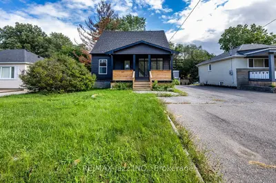 37 Lincoln Street, Ajax, On L1s 6c4