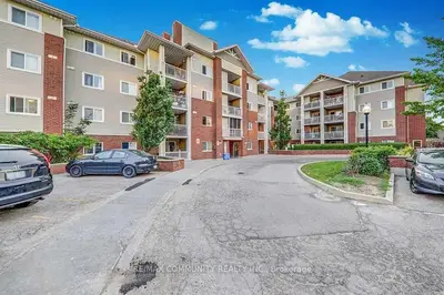 5235 Finch Avenue E 214, Toronto, On M1s 5x3