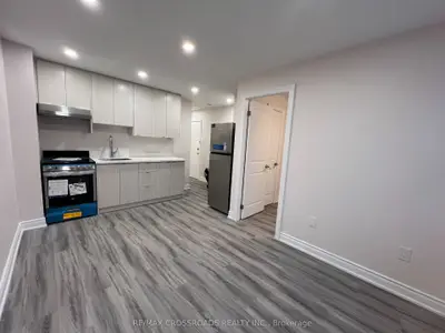 1324b Gerrard Street E Apt 1, Toronto, On M4l 1z1
