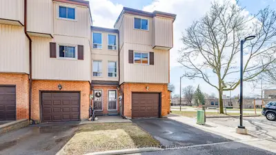 601 Galahad Drive 19, Oshawa, On L1k 1l9