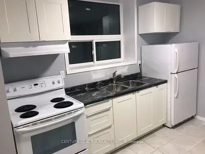 316 Saguenay Avenue, Oshawa, On L1j 2n1