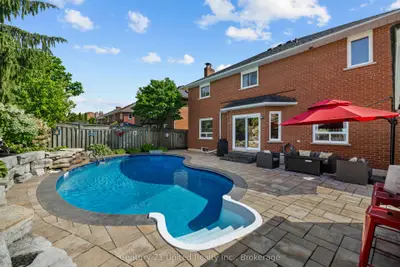 59 Waverly Street, Oshawa, On L1j 8h2