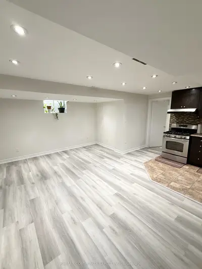 3 Loonstone Street Basement, Whitby, On L1r 0e5