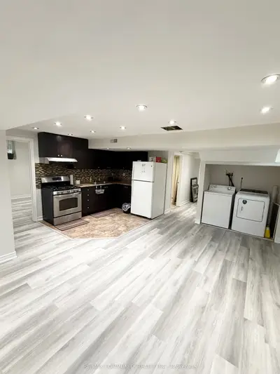 3 Loonstone Street Basement, Whitby, On L1r 0e5