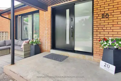 20 Bypass Court, Toronto, On M1t 1l1