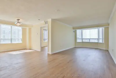 228 Bonis Avenue E 2705, Toronto, On M1t 3w4
