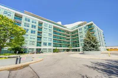 60 Fairfax Crescent 227, Toronto, On M1l 0e1