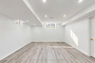 2385 Dress Circle Crescent, Oshawa, On L1l 0l8