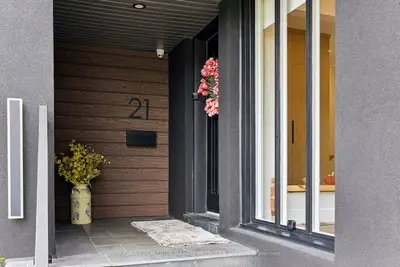 21 Toynbee Trail, Toronto, On M1e 1e8