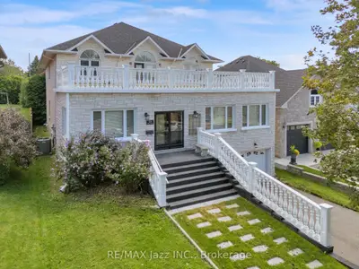 109 Elizabeth Street, Oshawa, On L1j 8h3