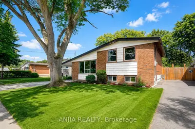 115 Portsdown Road, Toronto, On M1p 1v4